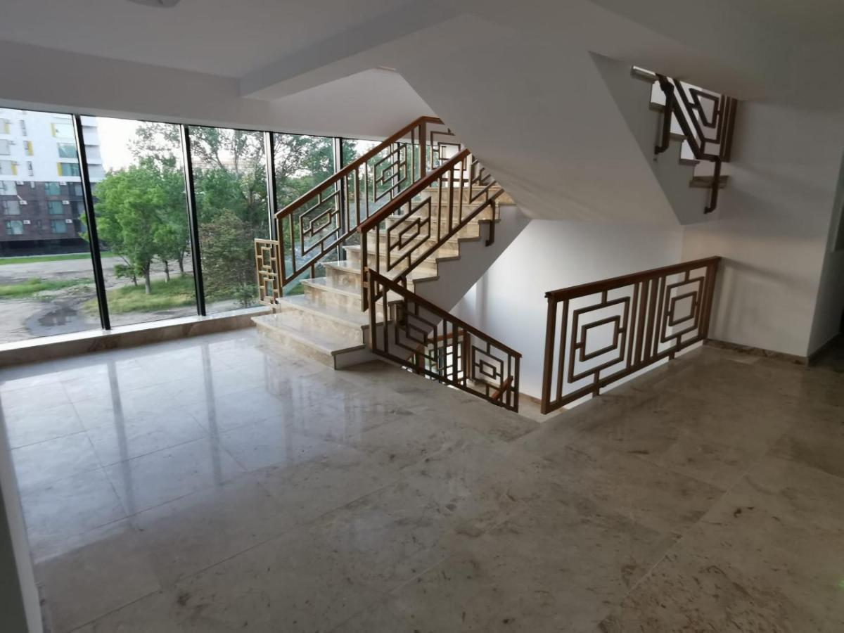Mamaia Central Apartments Luaran gambar